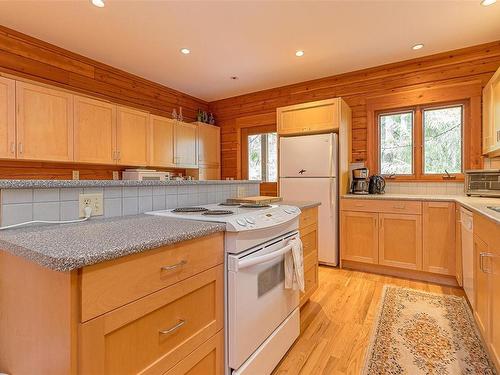 933 Middlegate Rd, Errington, BC 