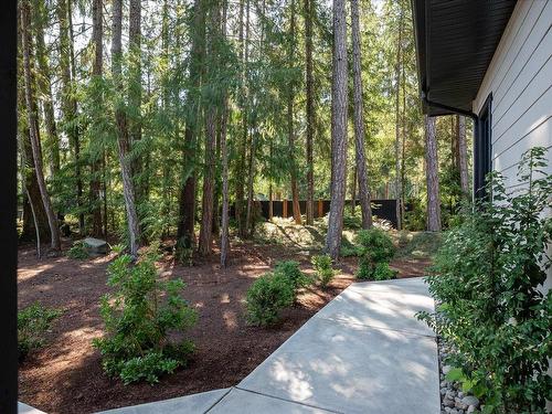 935 Meadowlark Pl, Qualicum Beach, BC 