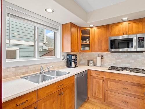 919 Dominion Street, Kamloops, BC - Indoor Photo Showing Kitchen With Double Sink