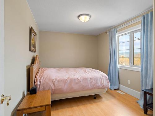 919 Dominion Street, Kamloops, BC - Indoor Photo Showing Bedroom