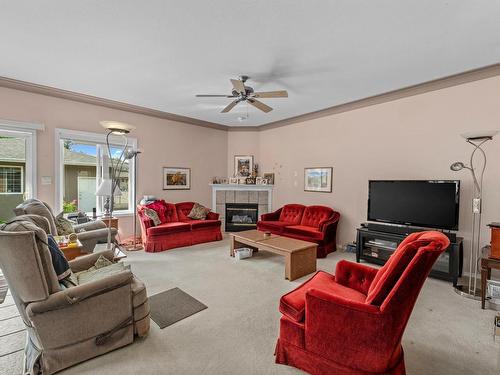 663 Cooper Place, Kamloops, BC - Indoor Photo Showing Living Room With Fireplace