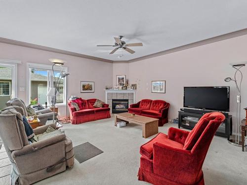 663 Cooper Place, Kamloops, BC - Indoor Photo Showing Living Room With Fireplace