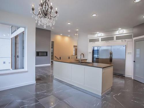 2304 Saddleback Drive, Kamloops, BC - Indoor Photo Showing Kitchen