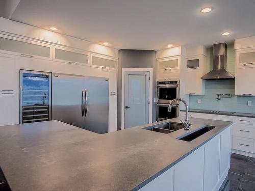 2304 Saddleback Drive, Kamloops, BC - Indoor Photo Showing Kitchen With Double Sink