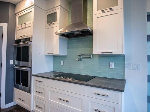 2304 Saddleback Drive, Kamloops, BC - Indoor Photo Showing Kitchen