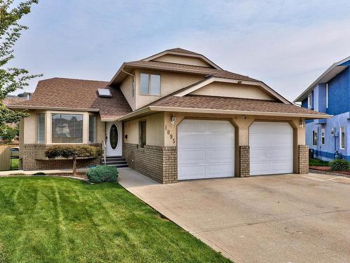 1095 Lincoln Crt, Kamloops, BC - Outdoor With Facade