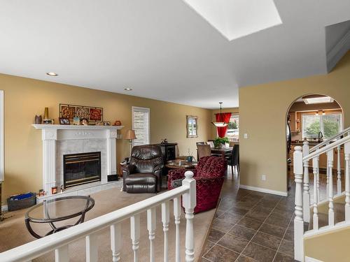 1095 Lincoln Crt, Kamloops, BC - Indoor Photo Showing Other Room With Fireplace