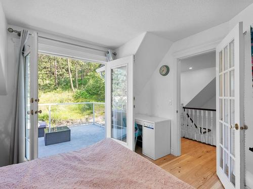 2079 Glenmohr Drive, Kamloops, BC - Indoor Photo Showing Bedroom