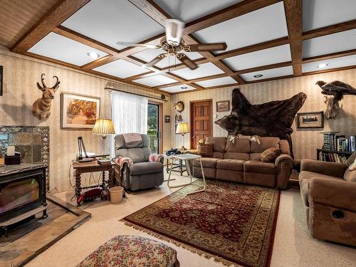 2690 Garcia Street, Merritt, BC - Indoor Photo Showing Living Room