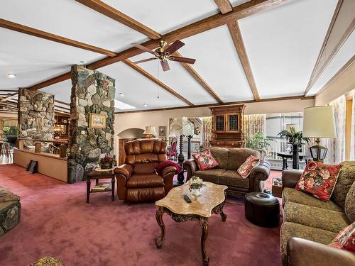 2690 Garcia Street, Merritt, BC - Indoor Photo Showing Living Room