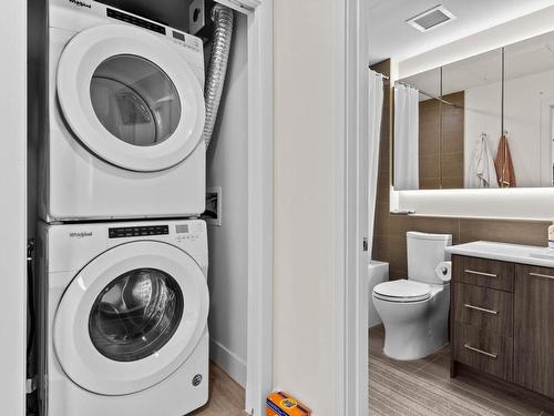 109-885 University Drive, Kamloops, BC - Indoor Photo Showing Laundry Room