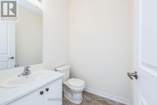 2 Tamworth Terrace, Barrie, ON - Indoor Photo Showing Bathroom