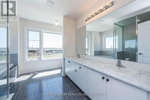 2 Tamworth Terrace, Barrie, ON - Indoor Photo Showing Bathroom