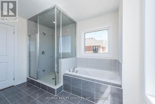 2 Tamworth Terrace, Barrie, ON - Indoor Photo Showing Bathroom