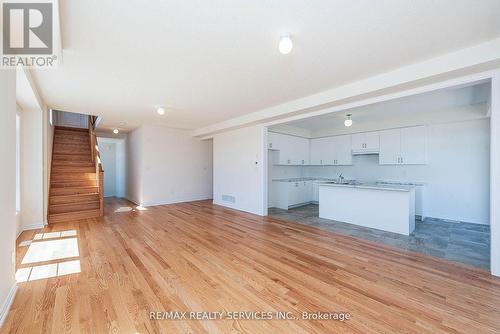 2 Tamworth Terrace, Barrie, ON - Indoor Photo Showing Kitchen