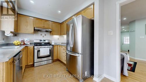 19 Monaco Court, Brampton (Fletcher'S Meadow), ON - Indoor Photo Showing Kitchen