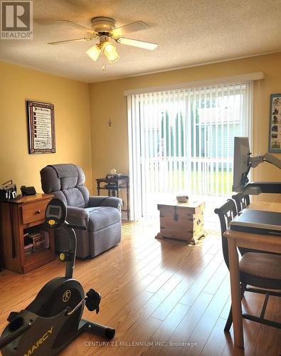 74 Pennsylvania Avenue, Wasaga Beach, ON - Indoor Photo Showing Other Room