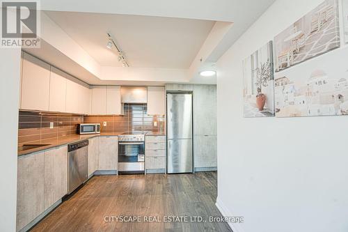 809 - 30 Gibbs Road S, Toronto (Islington-City Centre West), ON - Indoor Photo Showing Kitchen