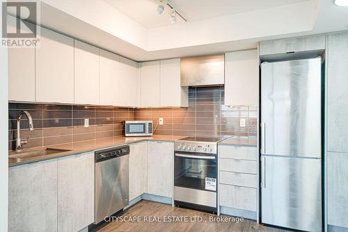 809 - 30 Gibbs Road S, Toronto (Islington-City Centre West), ON - Indoor Photo Showing Kitchen