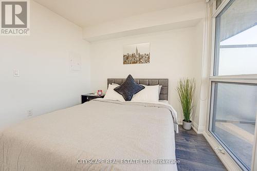 809 - 30 Gibbs Road S, Toronto (Islington-City Centre West), ON - Indoor Photo Showing Bedroom