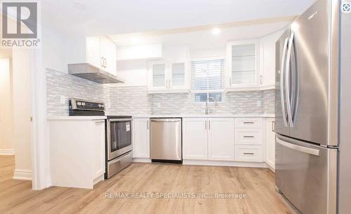 Bsmt - 1266 Mcphedran Point, Milton (Ford), ON - Indoor Photo Showing Kitchen With Upgraded Kitchen