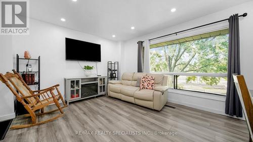 45 - 475 Bramalea Road, Brampton, ON - Indoor Photo Showing Living Room