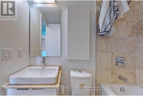 2307 - 14 York Street, Toronto (Waterfront Communities), ON - Indoor Photo Showing Bathroom