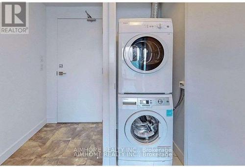 2307 - 14 York Street, Toronto (Waterfront Communities), ON - Indoor Photo Showing Laundry Room