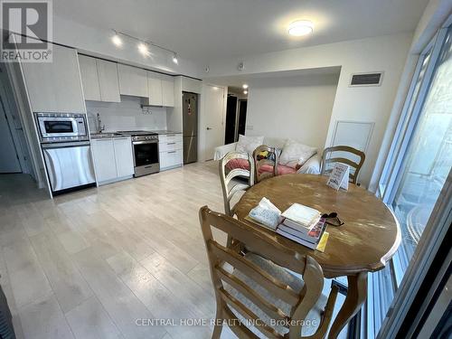 1012 - 18 Maitland Terrace, Toronto, ON - Indoor Photo Showing Kitchen