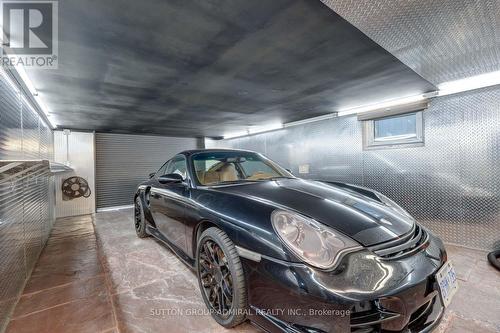 300 Hendon Avenue, Toronto (Newtonbrook West), ON - Indoor Photo Showing Garage