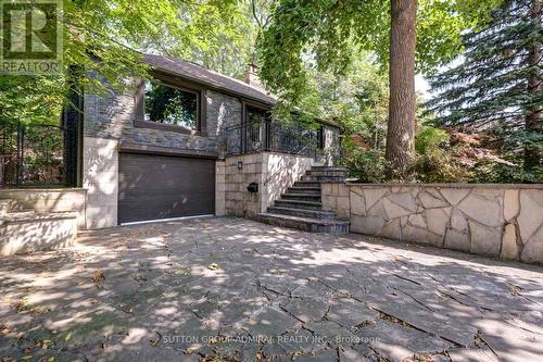 300 Hendon Avenue, Toronto (Newtonbrook West), ON - Outdoor