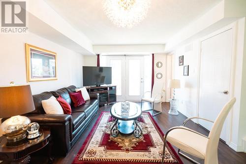 102 - 3108 Eglinton Avenue W, Mississauga (Churchill Meadows), ON - Indoor Photo Showing Living Room