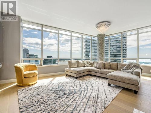 5104 - 65 Bremner Boulevard, Toronto (Waterfront Communities), ON - Indoor Photo Showing Living Room