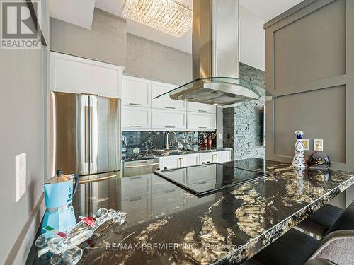 5104 - 65 Bremner Boulevard, Toronto (Waterfront Communities), ON - Indoor Photo Showing Kitchen