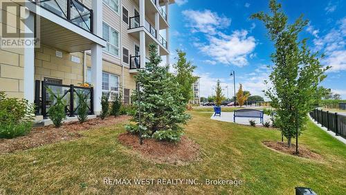 118 - 50 Lakebreeze Drive, Clarington (Newcastle), ON - Outdoor