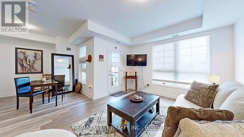 118 - 50 Lakebreeze Drive, Clarington (Newcastle), ON - Indoor Photo Showing Living Room