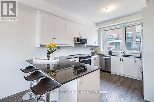 767 Heathrow Path N, Oshawa (Samac), ON - Indoor Photo Showing Kitchen