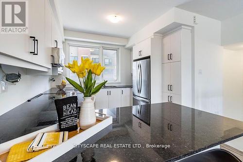 767 Heathrow Path N, Oshawa (Samac), ON - Indoor Photo Showing Kitchen