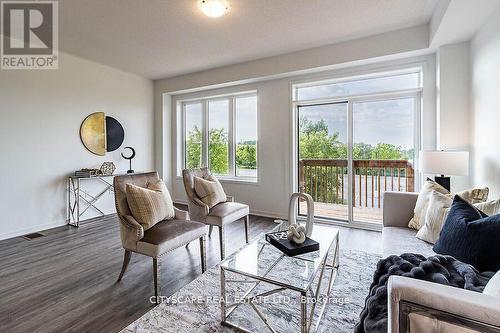 767 Heathrow Path N, Oshawa (Samac), ON - Indoor Photo Showing Living Room