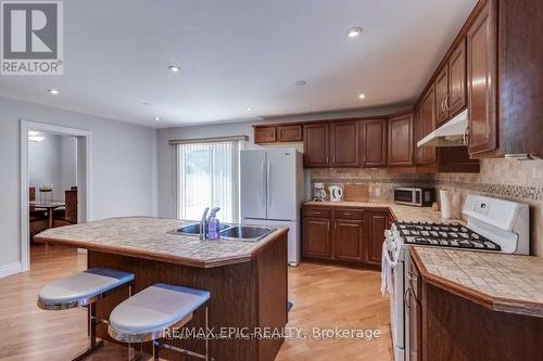 26 Whiting Avenue, Oshawa, ON - Indoor Photo Showing Kitchen