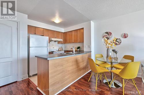 2006 - 60 Brian Harrison Way, Toronto (Bendale), ON - Indoor Photo Showing Kitchen