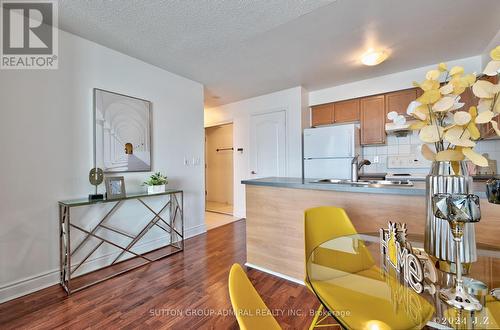 2006 - 60 Brian Harrison Way, Toronto (Bendale), ON - Indoor Photo Showing Kitchen