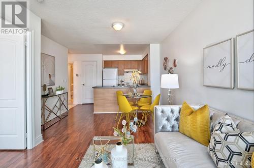 2006 - 60 Brian Harrison Way, Toronto (Bendale), ON - Indoor Photo Showing Living Room