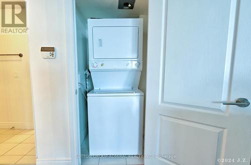 2006 - 60 Brian Harrison Way, Toronto (Bendale), ON - Indoor Photo Showing Laundry Room