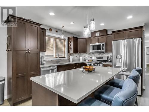 4016 Knight Crescent, Prince George, BC - Indoor Photo Showing Kitchen With Stainless Steel Kitchen With Upgraded Kitchen