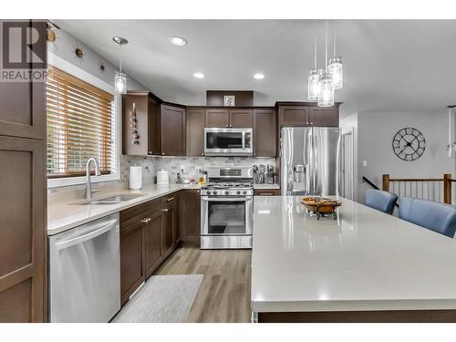 4016 Knight Crescent, Prince George, BC - Indoor Photo Showing Kitchen With Stainless Steel Kitchen With Double Sink With Upgraded Kitchen