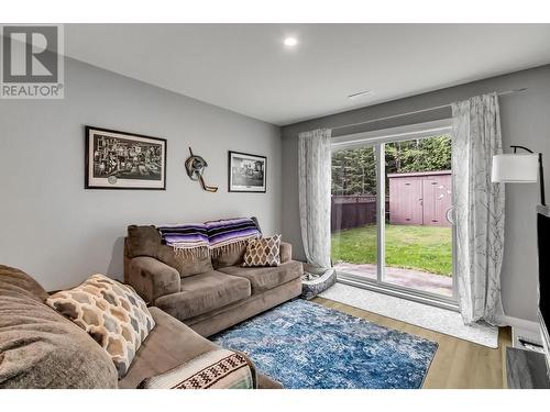 4016 Knight Crescent, Prince George, BC - Indoor Photo Showing Living Room