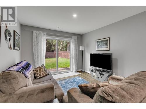 4016 Knight Crescent, Prince George, BC - Indoor Photo Showing Living Room