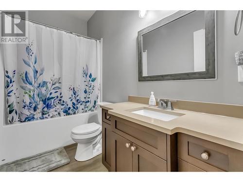 4016 Knight Crescent, Prince George, BC - Indoor Photo Showing Bathroom