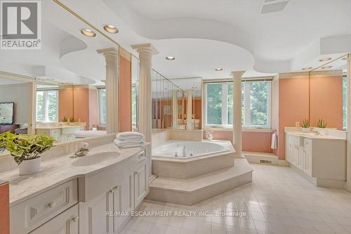 2262 Bonnylyn Court, Oakville (Eastlake), ON - Indoor Photo Showing Bathroom